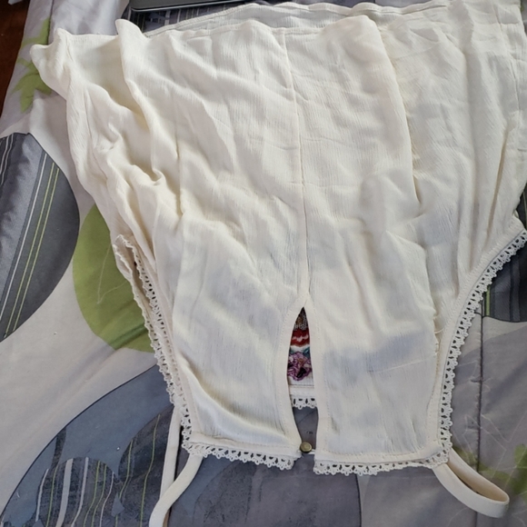 Top - Picture 3 of 3